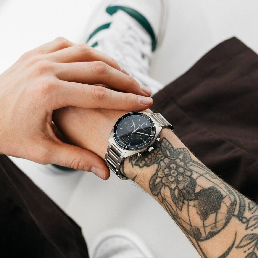 Kpten & Son Rise Silver Black Steel Vierteljährliche Förderung