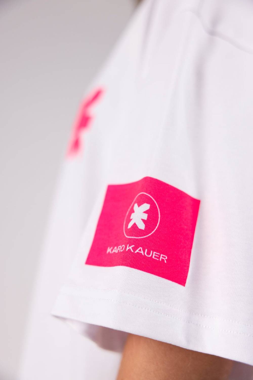 Karo Kauer PRE ORDER Kommunity T-Shirt Pink Letzte 2 Tage