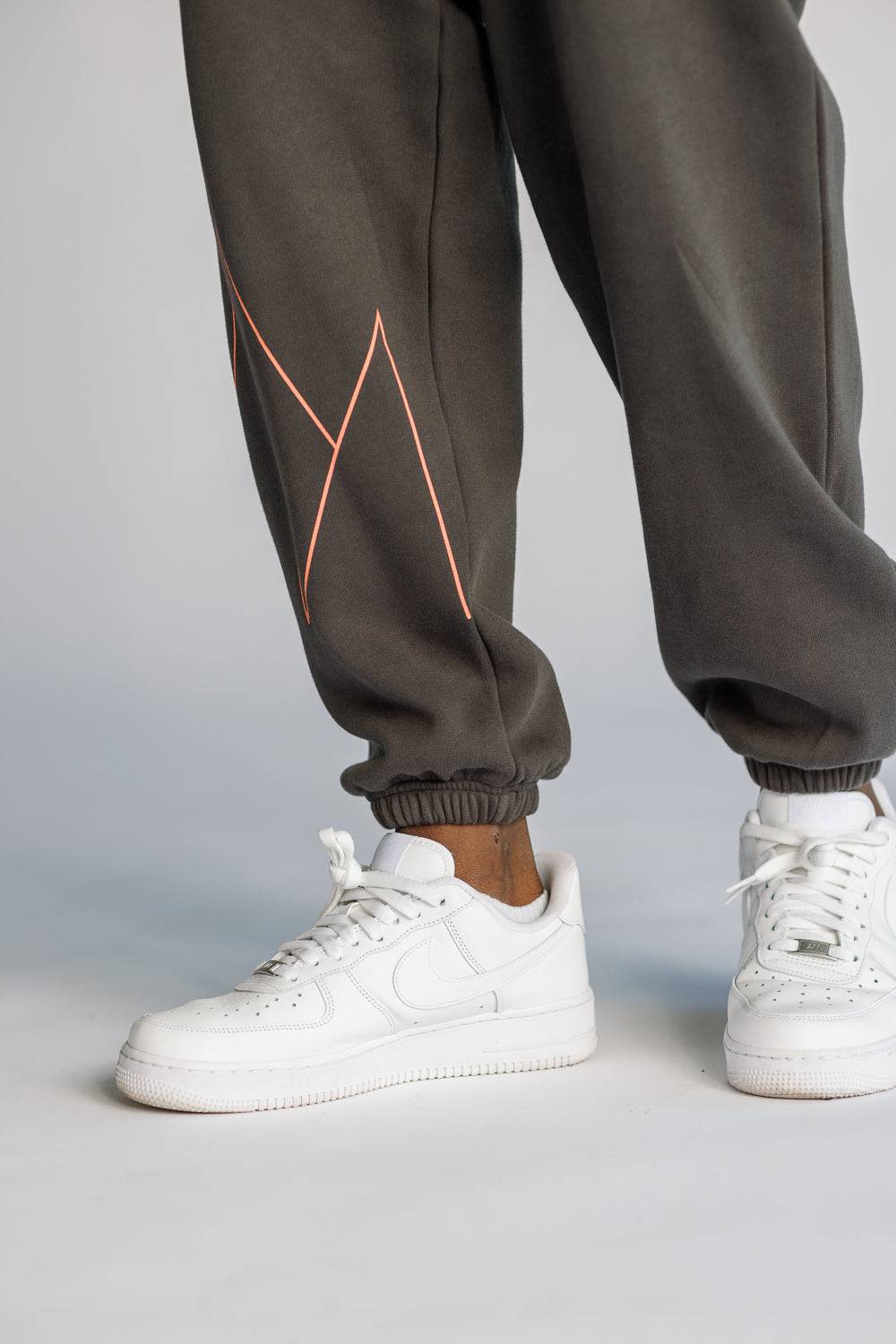 Karo Kauer Jogger Pants Graphit Fabrik Onlineshop