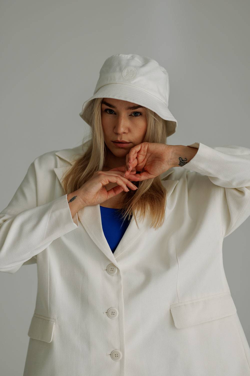 Karo Kauer Bucket Hat Offwhite Neueste Mode