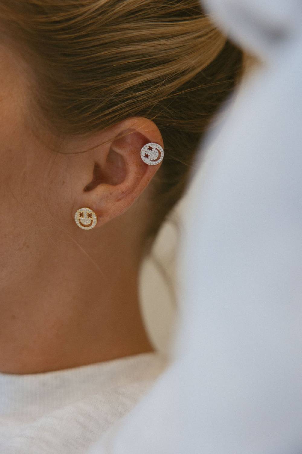Karo Kauer Smile Studs Sparkle Gold Neueste Stile