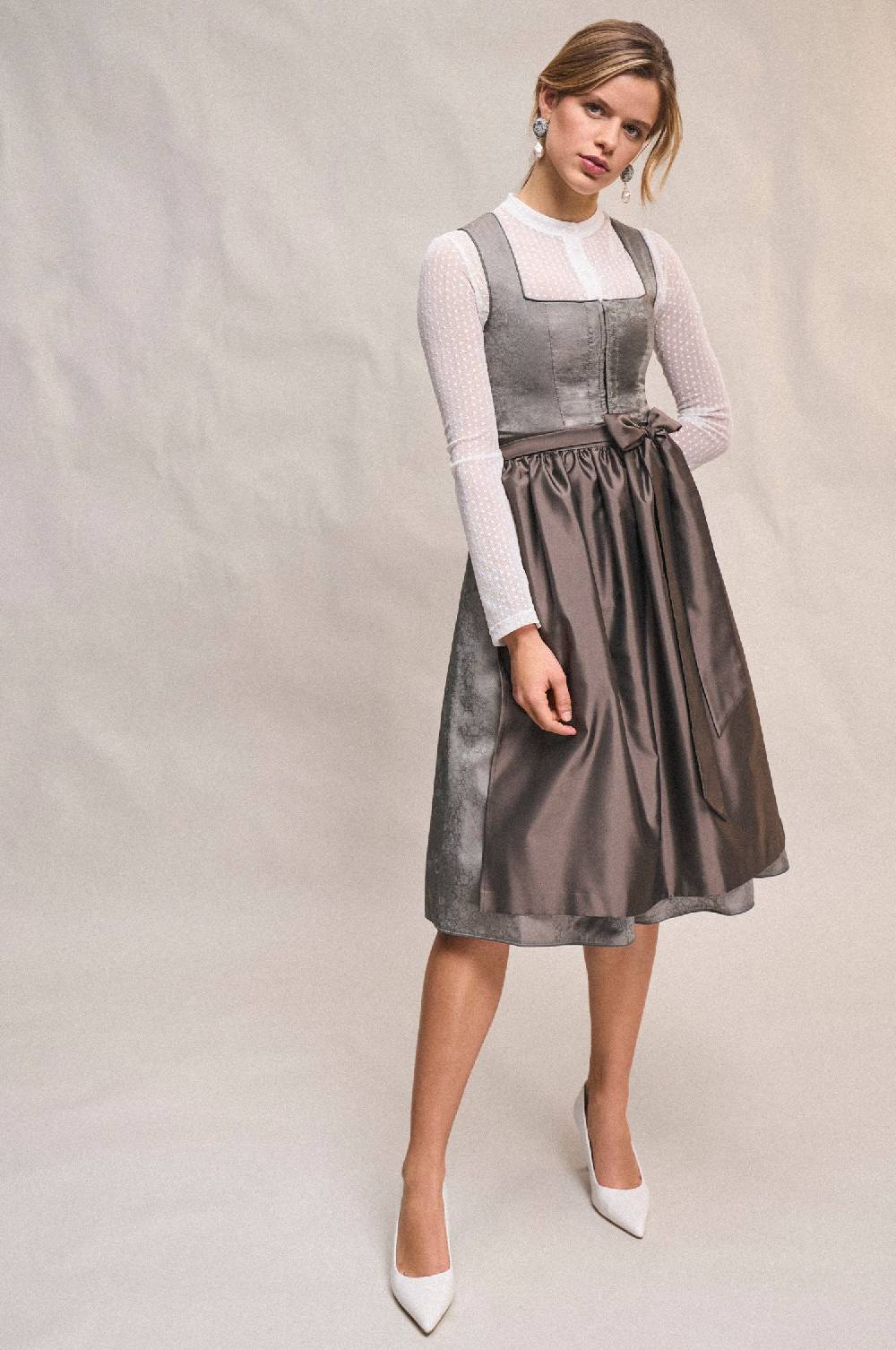 Kinga Mathe Dirndl Fabia in Schlamm Muttertagsangebot