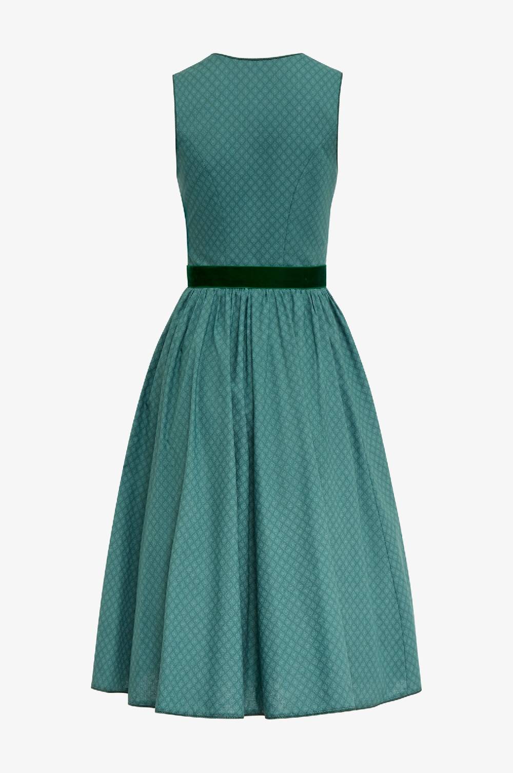 Kinga Mathe Dirndl Avila in Pinie Letzte 3 Tage