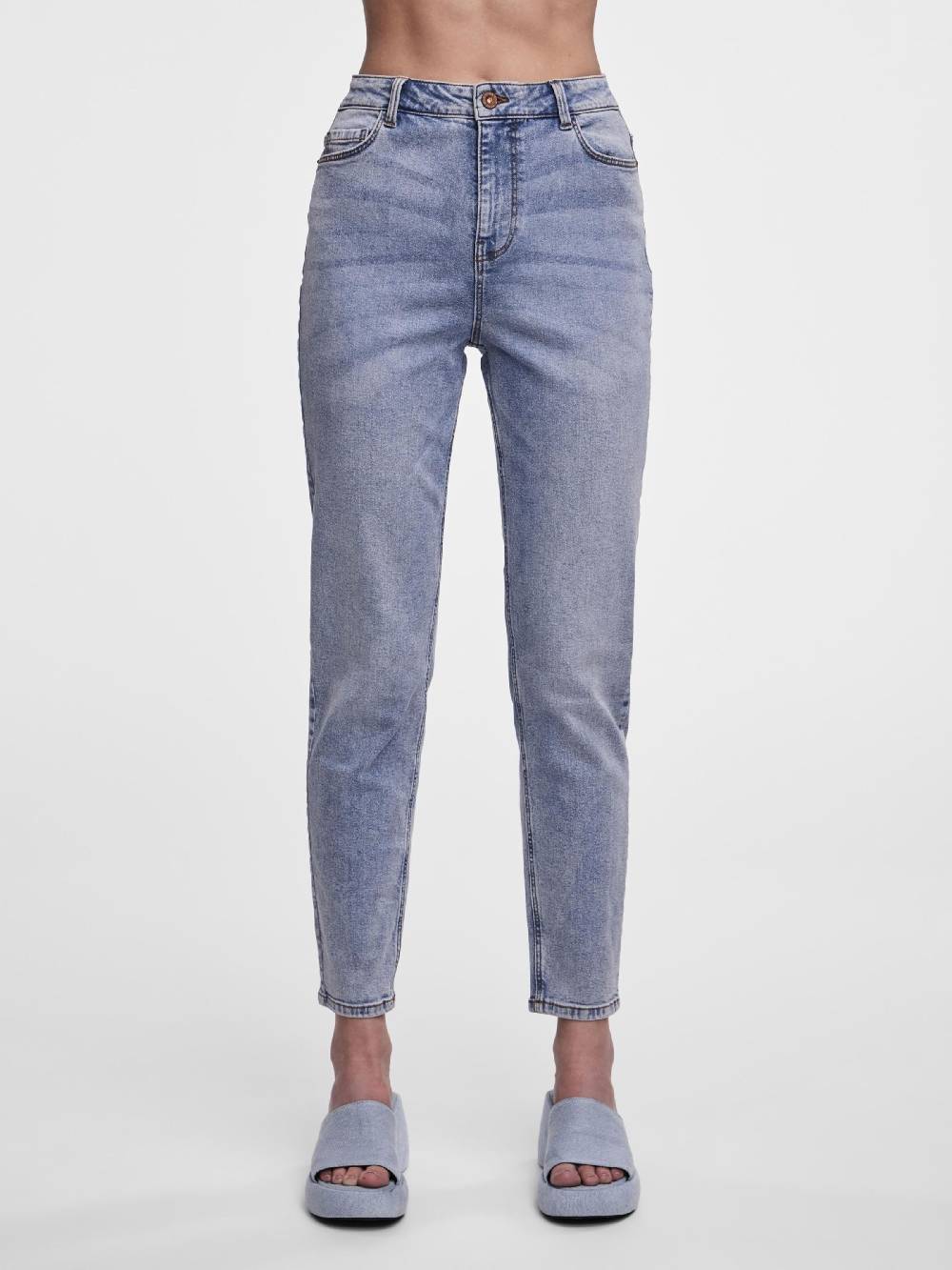 PIECES Tapered Jeans 'Kesia' in Light Blue Bis zu 50% Rabatt