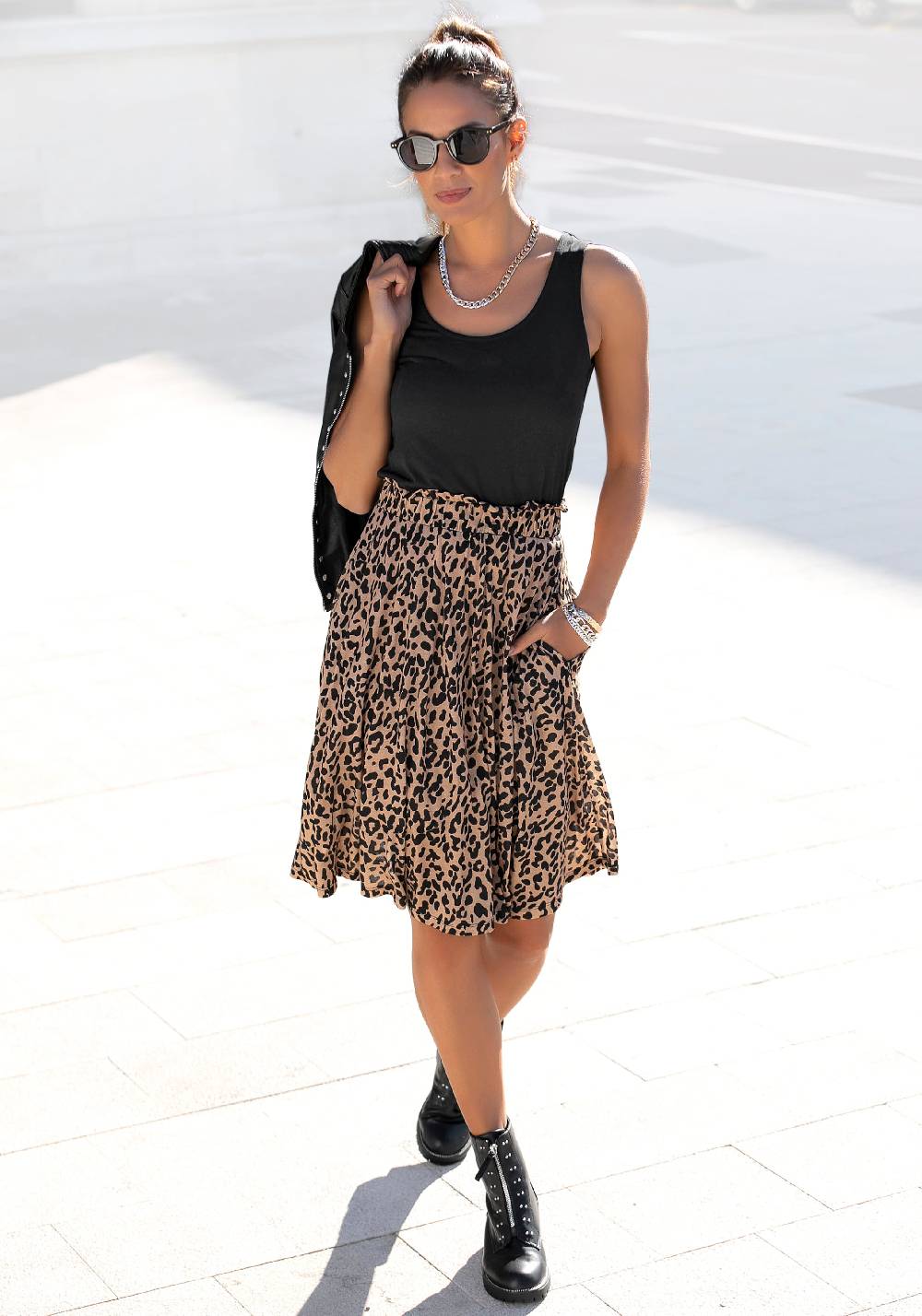 BUFFALO Dress in Light Brown, Black Clearance-Verkauf