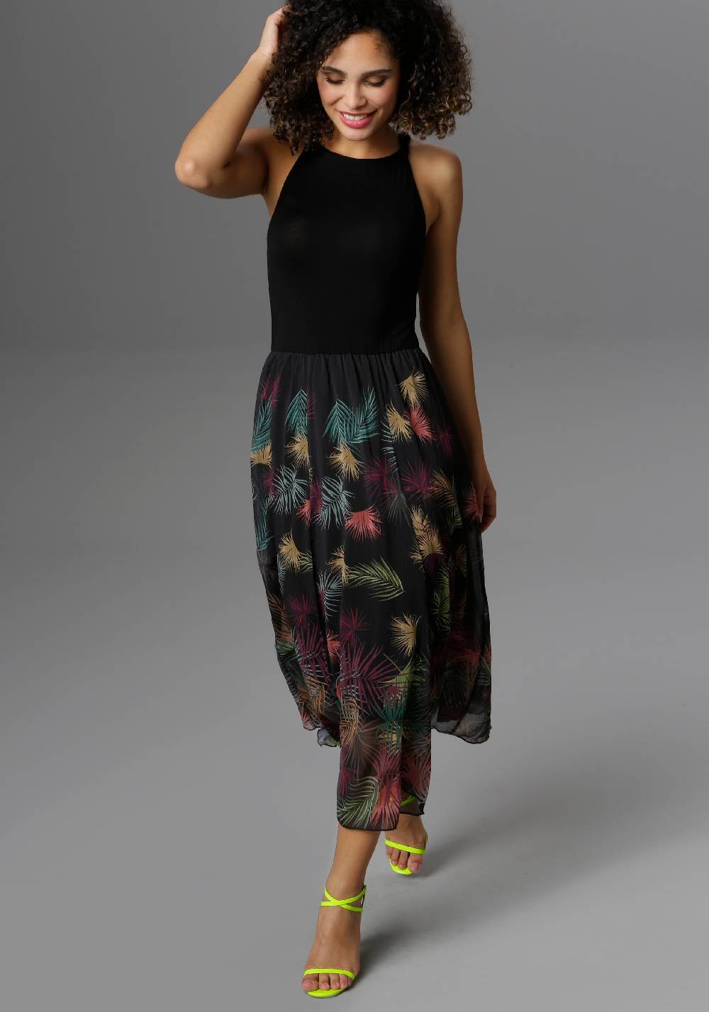 Aniston SELECTED Summer Dress in Black Fabrikpreis