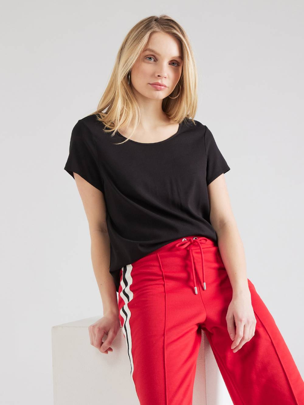 VERO MODA Shirt 'VMBella' in Black Saisonschlussverkauf