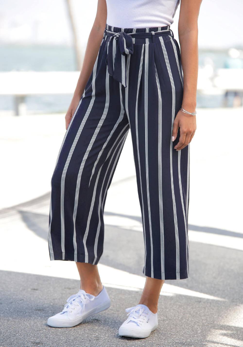 LASCANA Wide leg Pants in Navy Speichern exportieren
