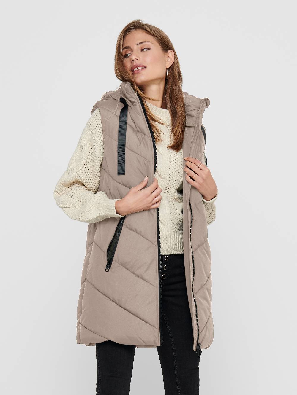 JDY Vest 'JDYSKYLAR' in Taupe im Angebot