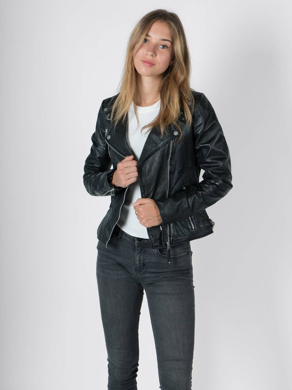 FREAKY NATION Between-Season Jacket 'BikerPrincess' in Black Meist gekauft
