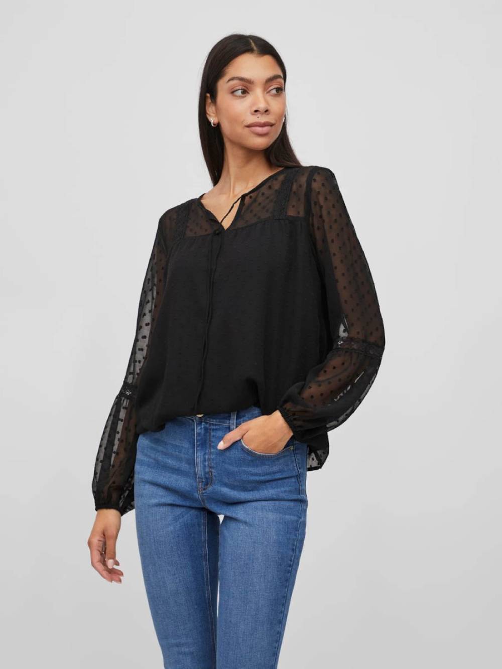 VILA Blouse 'VIEdee' in Black Saisonale Angebote