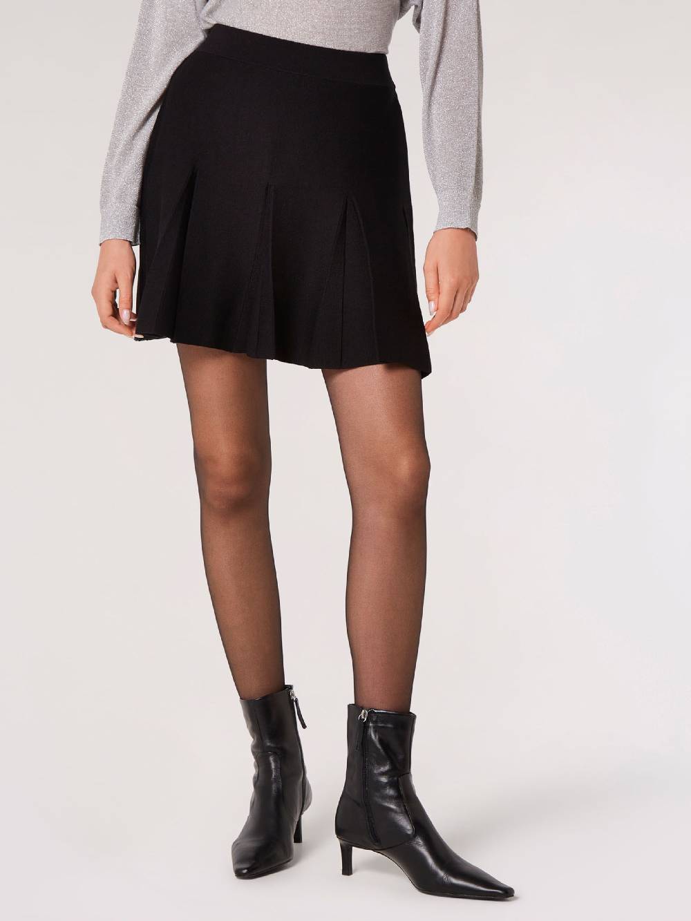 Apricot Skirt in Black Rabatte dieses Monats