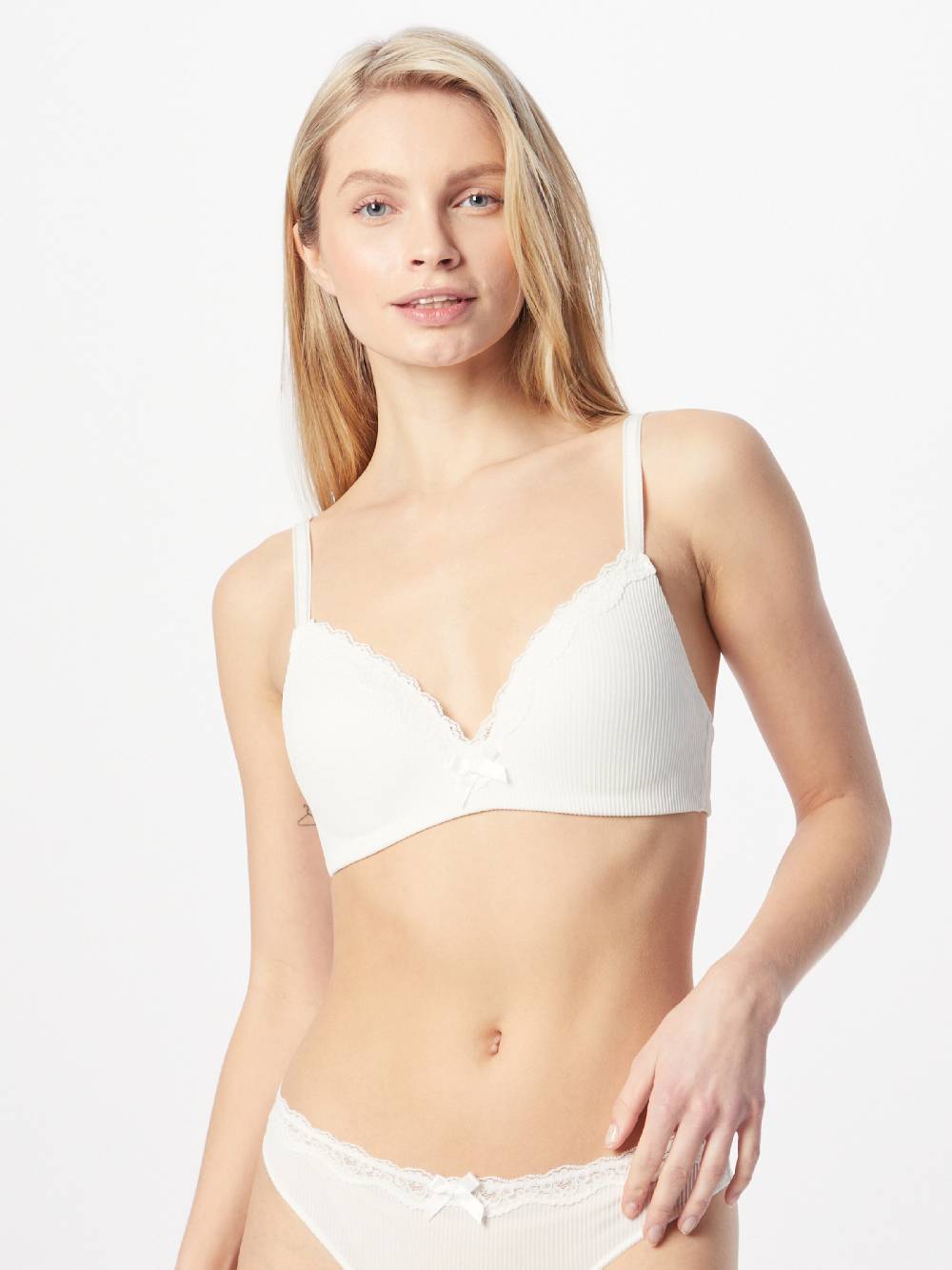 Hunkemöller Triangle Bra 'Lola' in White Neueste Stile