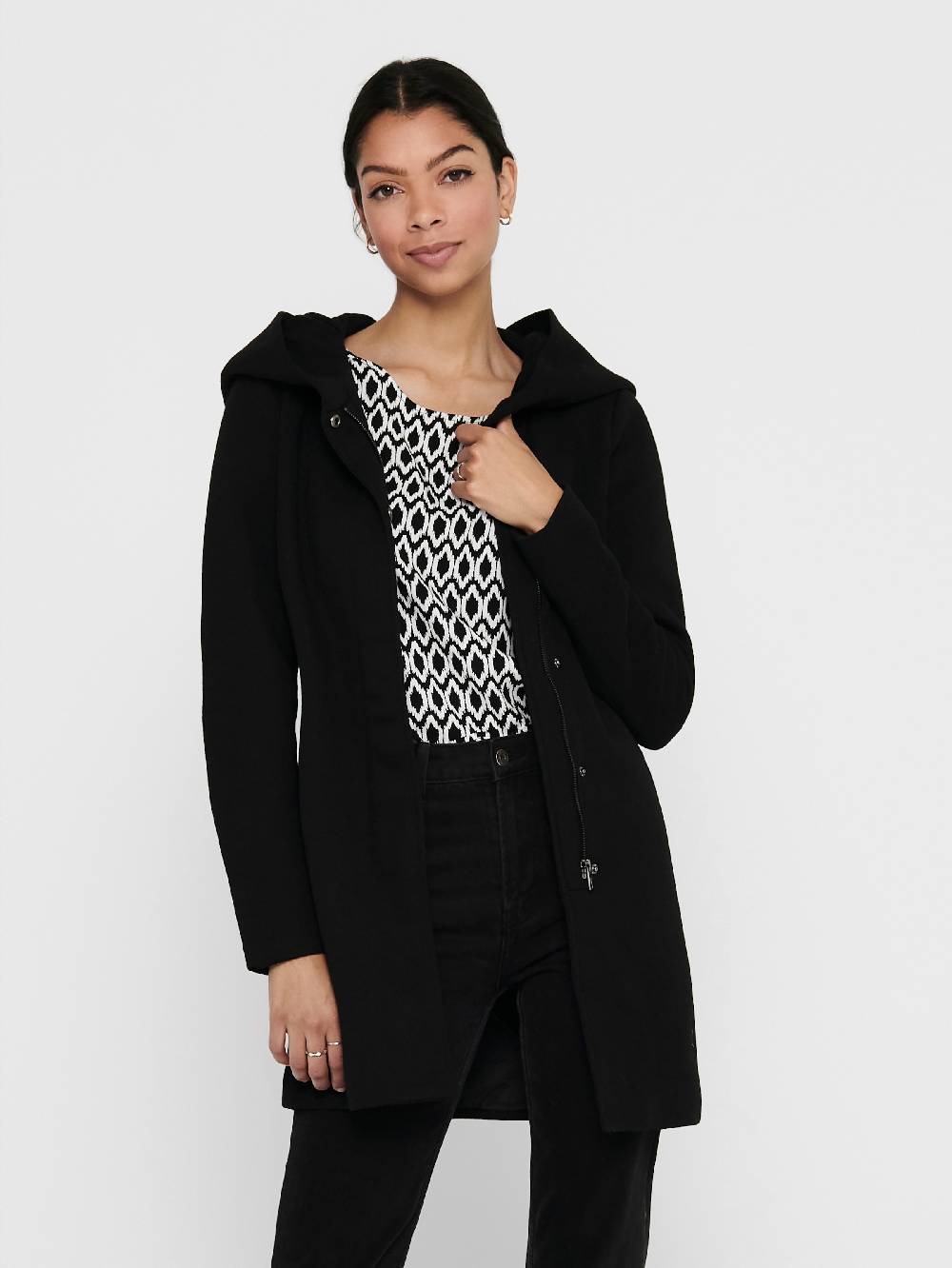 ONLY Between-Seasons Coat 'ONLSedona' in Black Riesige Rabatte