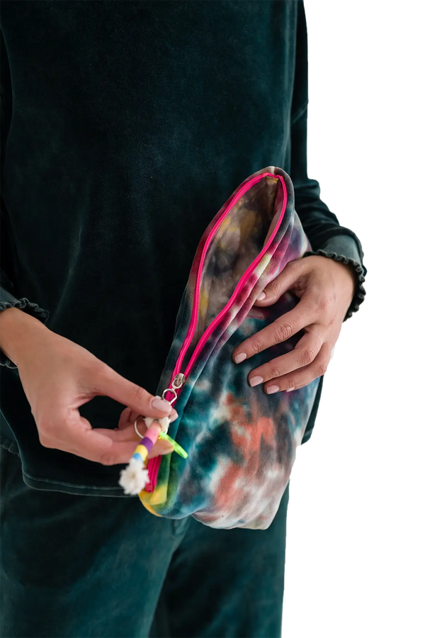 Love Joy Victory POUCH Batik Luce Kostenlose Rückgabe