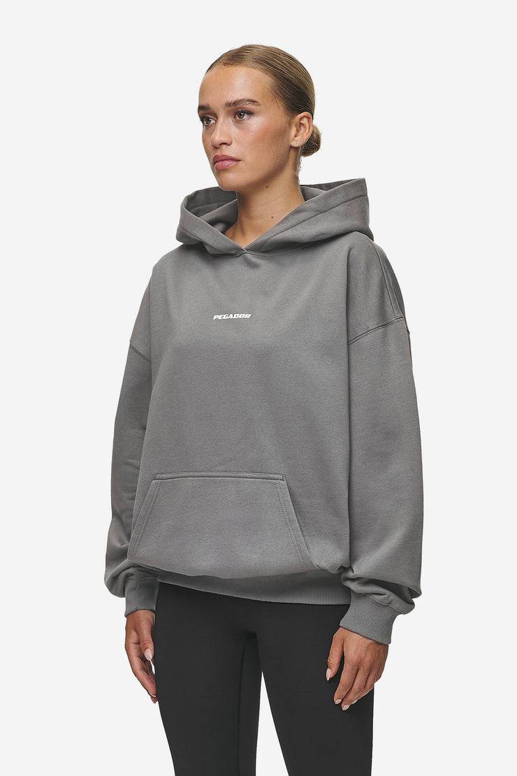 Pegador Clarita Logo Oversized Hoodie Washed Deep Grey White Gum Rabatt