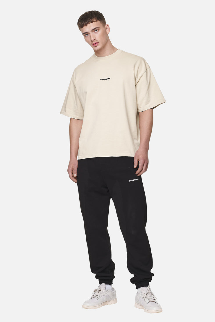 Pegador Logo Boxy Tee Washed Desert Sand Black Gum Räumungsverkauf