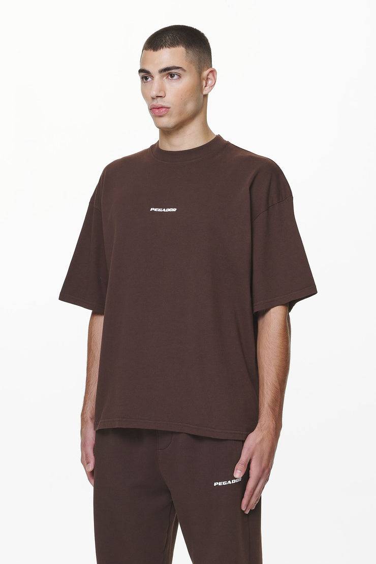 Pegador Logo Boxy Tee Washed Oak Brown Gum Sonderangebote