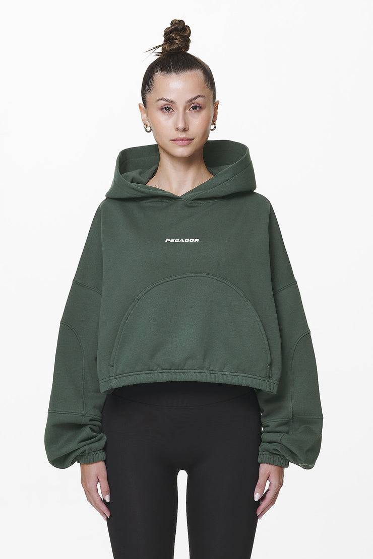 Pegador Skei Logo Oversized Cropped Hoodie Washed Sage Green Muttertagsangebot