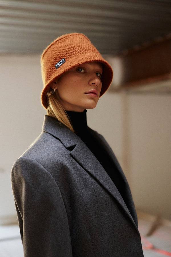 Prinz Berlin Kaschmir Bucket Hat Hand Crochet Karamell JETZT KAUFEN