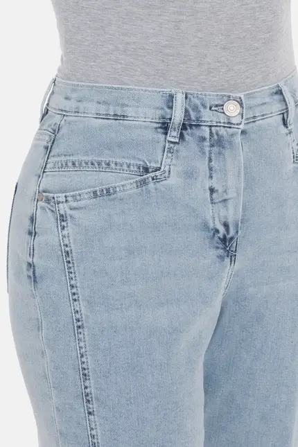 Recover Pants Conny, Relaxed-Fit Jeans mit raffiniertem Saum in bleached Artikelnummer REC-13389-01-4279-148 Zeitbegrenzte Promotion