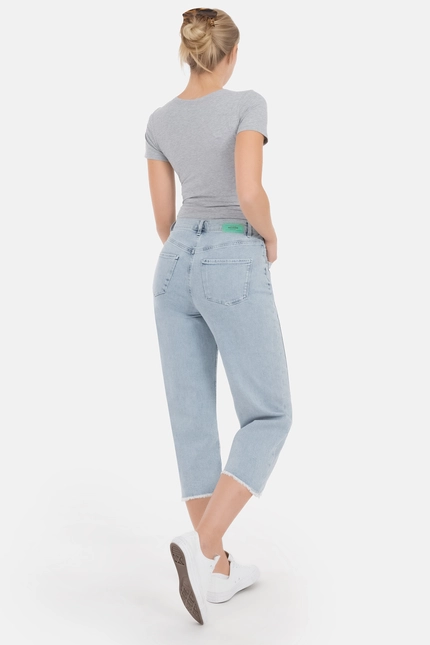 Recover Pants Conny, Relaxed-Fit Jeans mit raffiniertem Saum in bleached Artikelnummer REC-13389-01-4279-148 Zeitbegrenzte Promotion