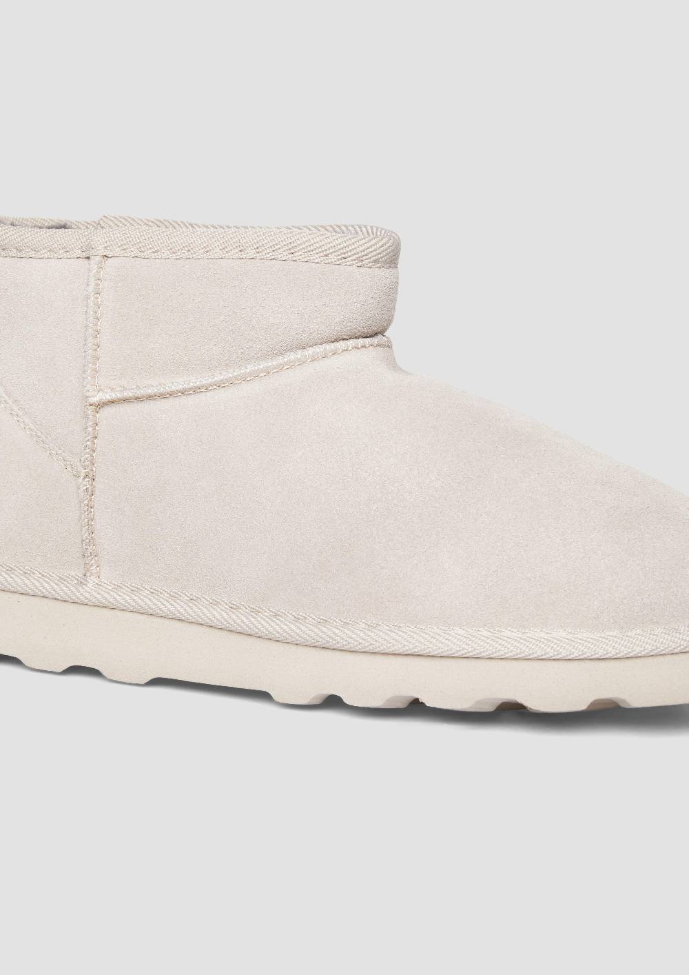 S.Oliver Flache Stiefel aus Leder Versandkostenfrei
