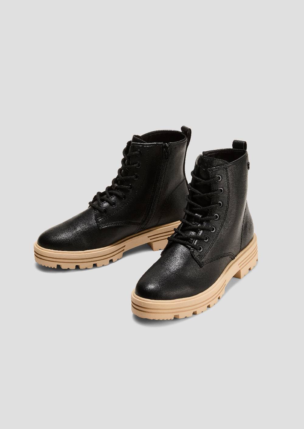 S.Oliver Stiefel mit profilierter Sohle Kauf eins, bekomm eins gratis