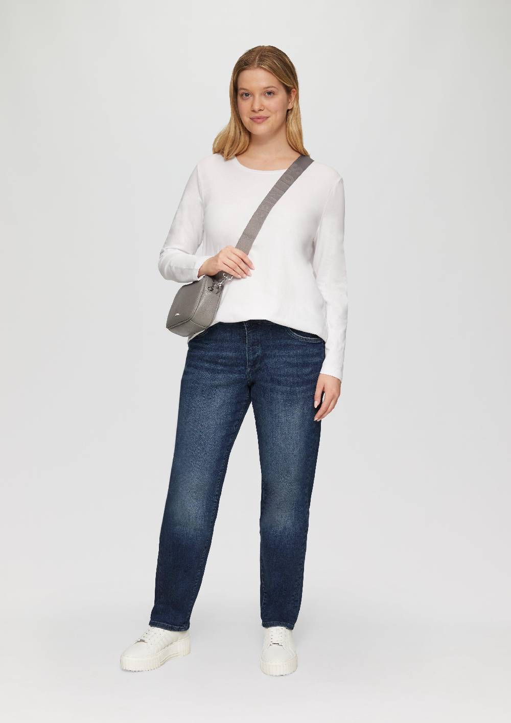 S.Oliver Jeans / Curvy Fit / Mid Rise / Semi Wide Leg Neueste Stile