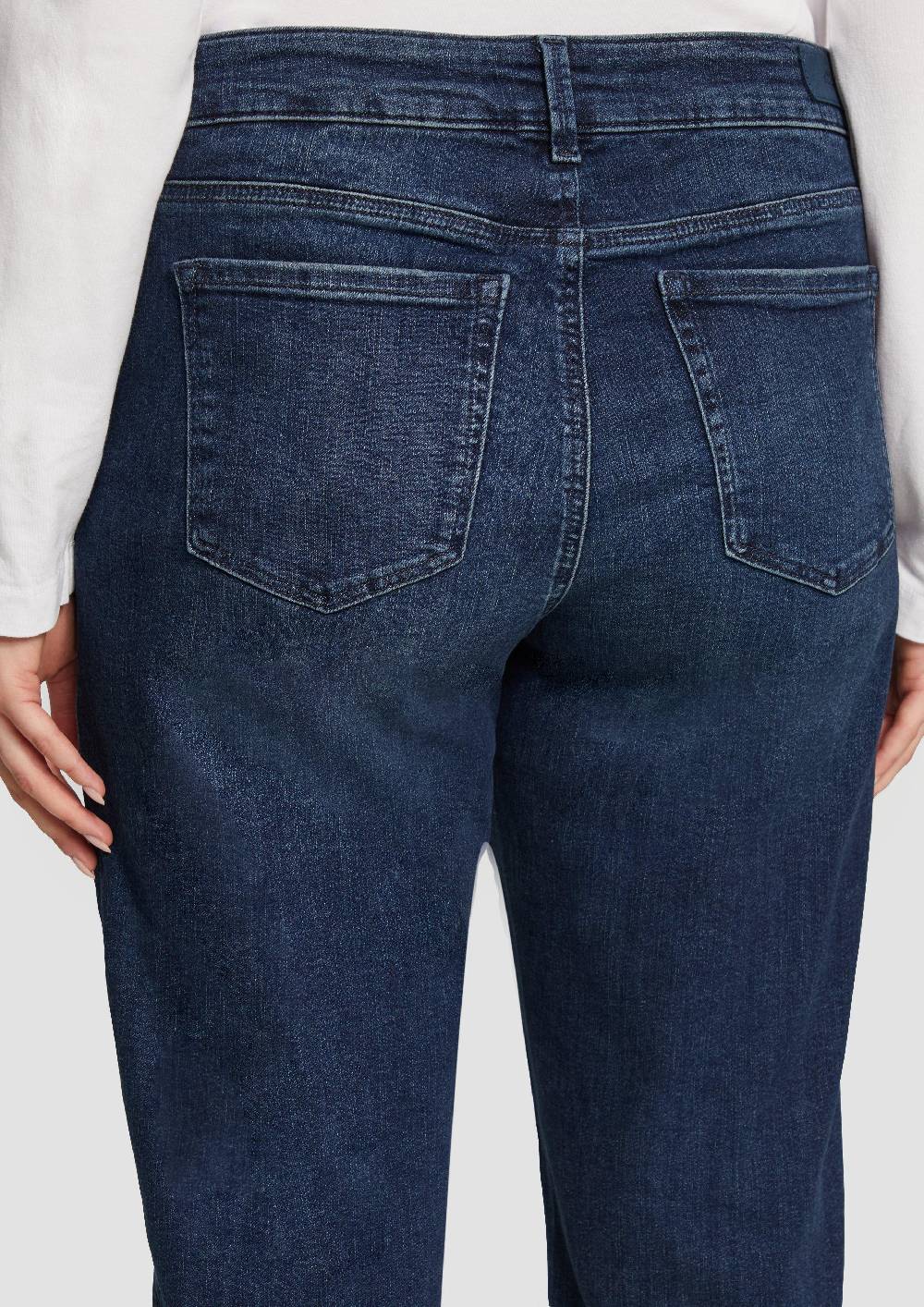 S.Oliver Jeans / Curvy Fit / Mid Rise / Semi Wide Leg Neueste Stile