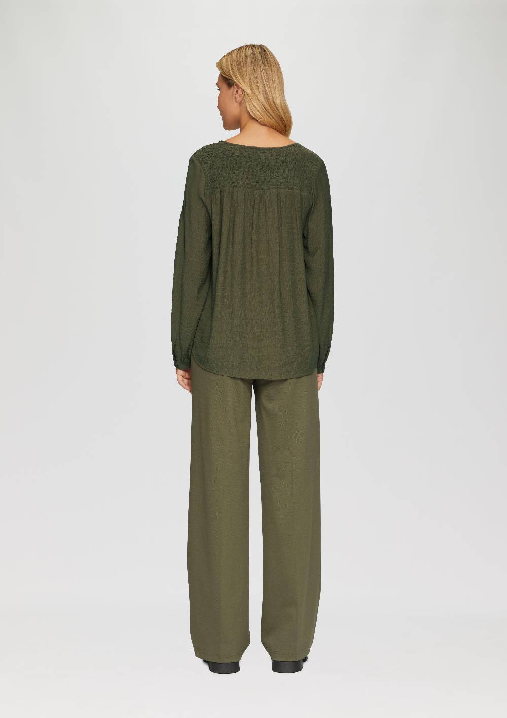 S.Oliver Strukturierte Bluse aus Viskosemix mit Smok Details 50% Rabatt mit kostenlosem Versand