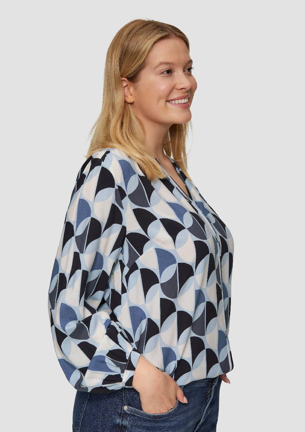 S.Oliver Viskose-Bluse mit Raffdetails und All-over-Print Sonderangebot der Fabrik