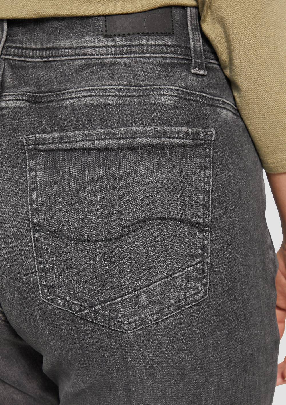 S.Oliver Jeans / Slim Fit / Mid Rise / Bootcut Leg Rabatte dieses Monats