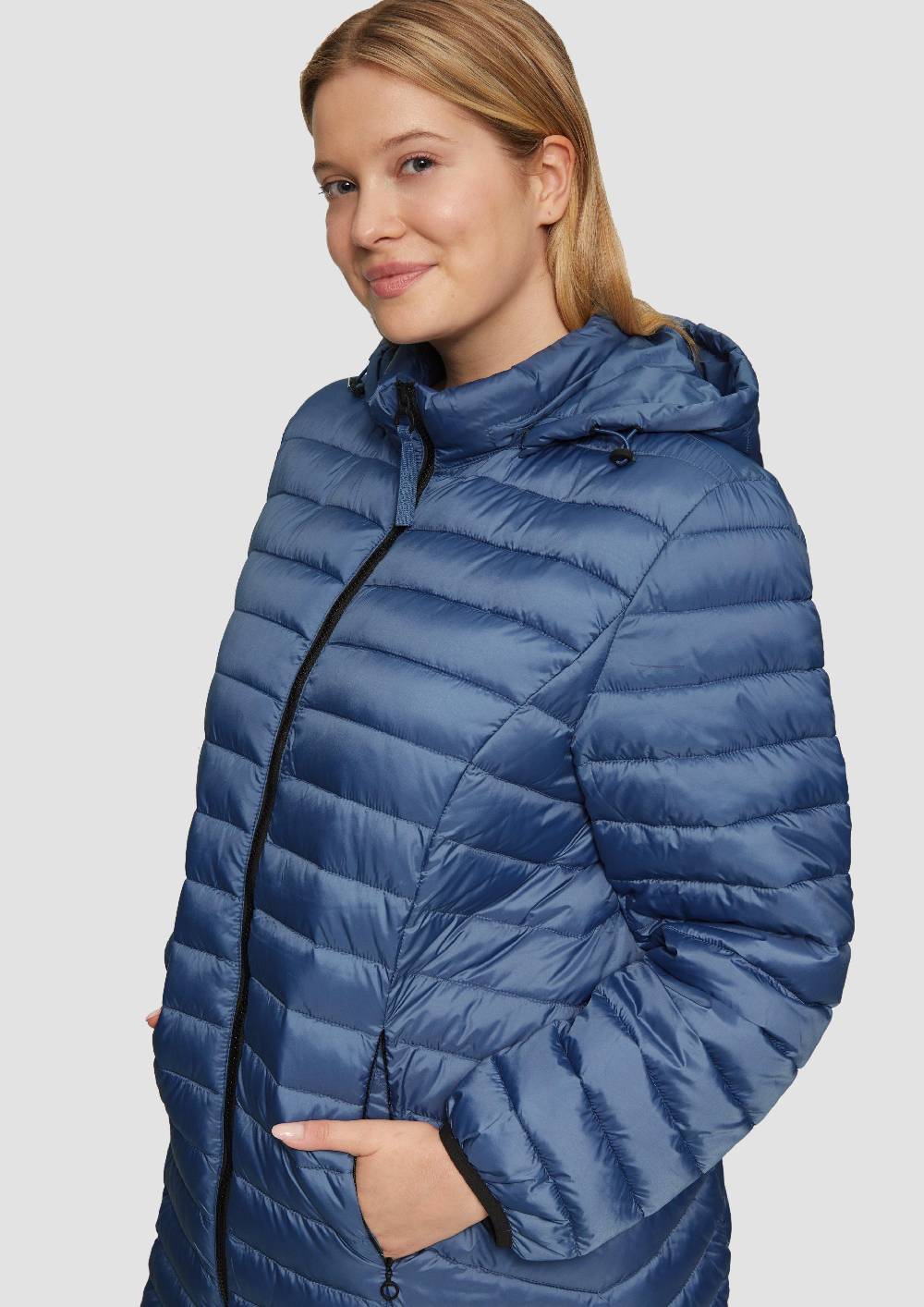 S.Oliver Steppjacke mit Logo-Kapuze im Angebot
