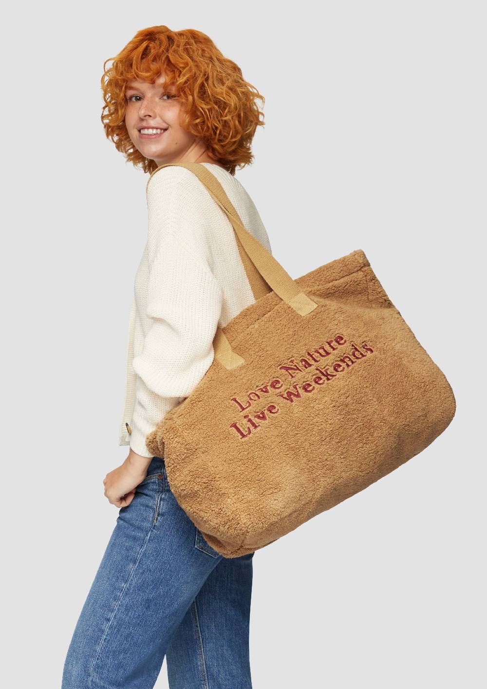 S.Oliver Shopper aus Teddyplüsch mit Stickerei Sonderangebot