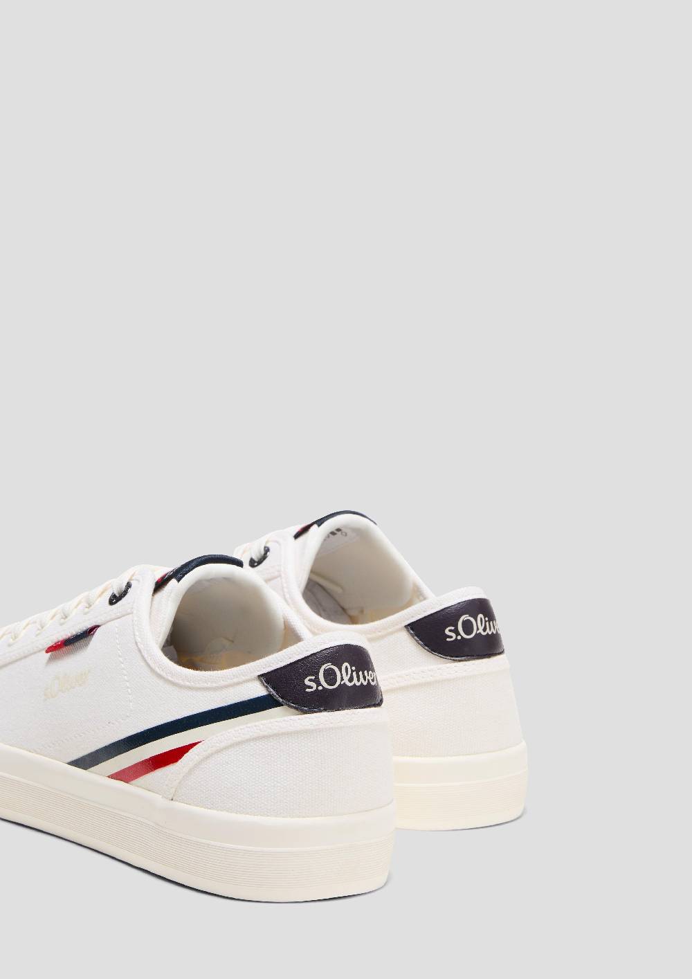 S.Oliver Sneaker mit Kontrast-Details und Logo Exklusive Angebote