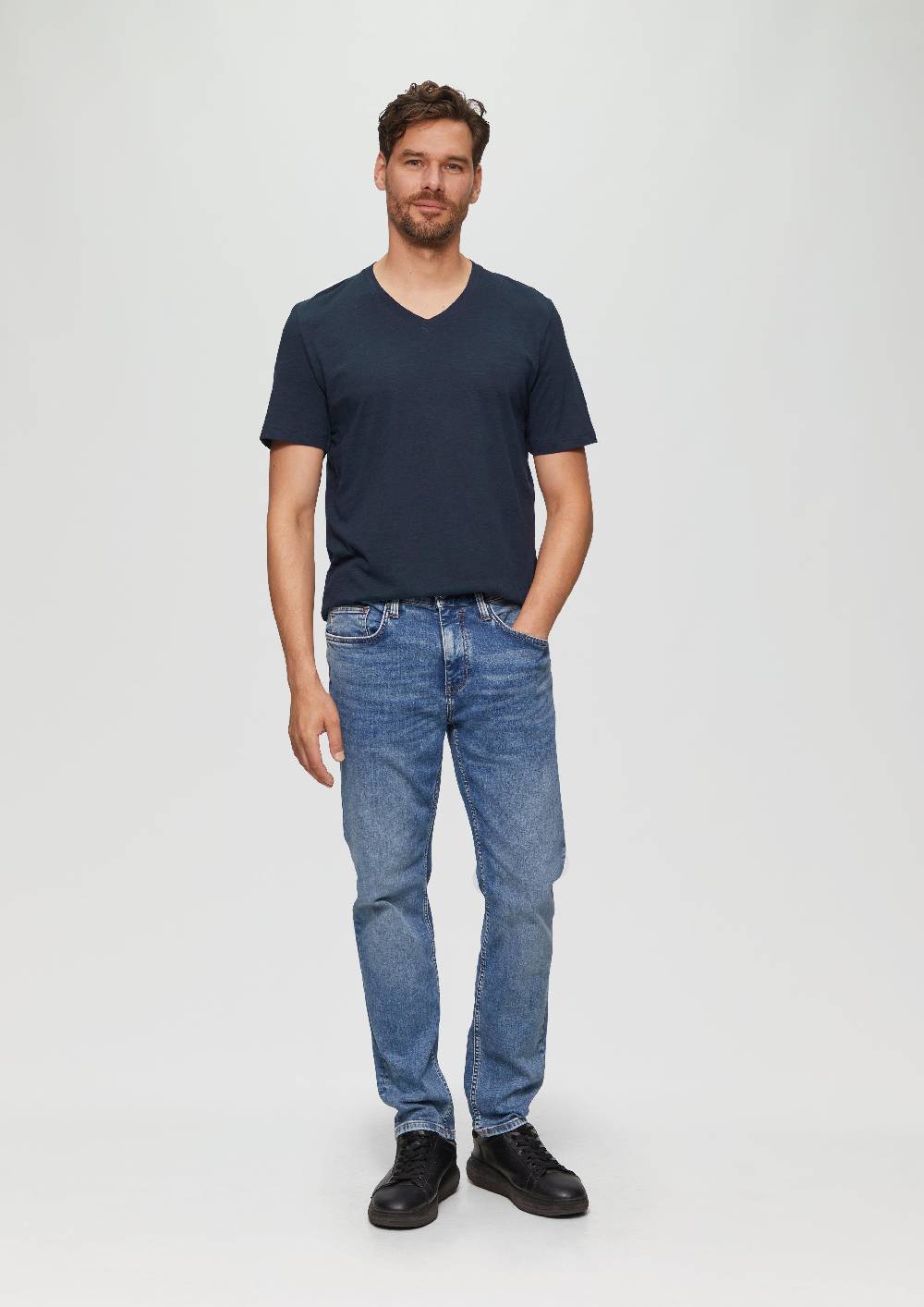 S.Oliver Baumwollshirt mit V-Ausschnitt und Flammgarnstruktur im Angebot