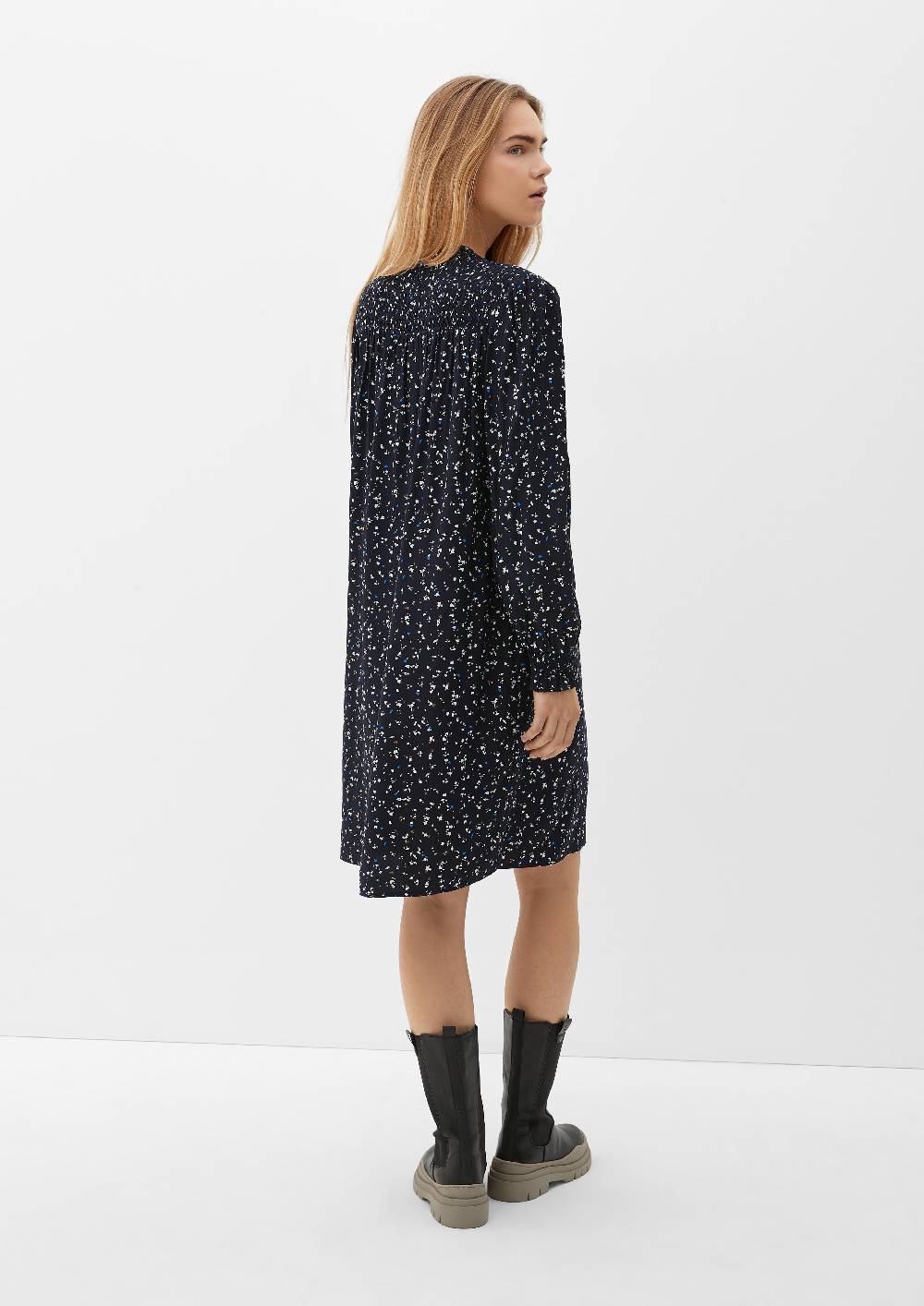 S.Oliver Viskosekleid mit Smok-Details Schlussverkauf