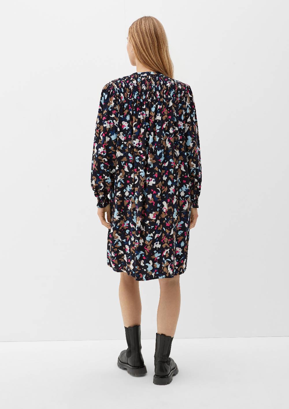 S.Oliver Viskosekleid mit Smok-Details Großer Ausverkauf