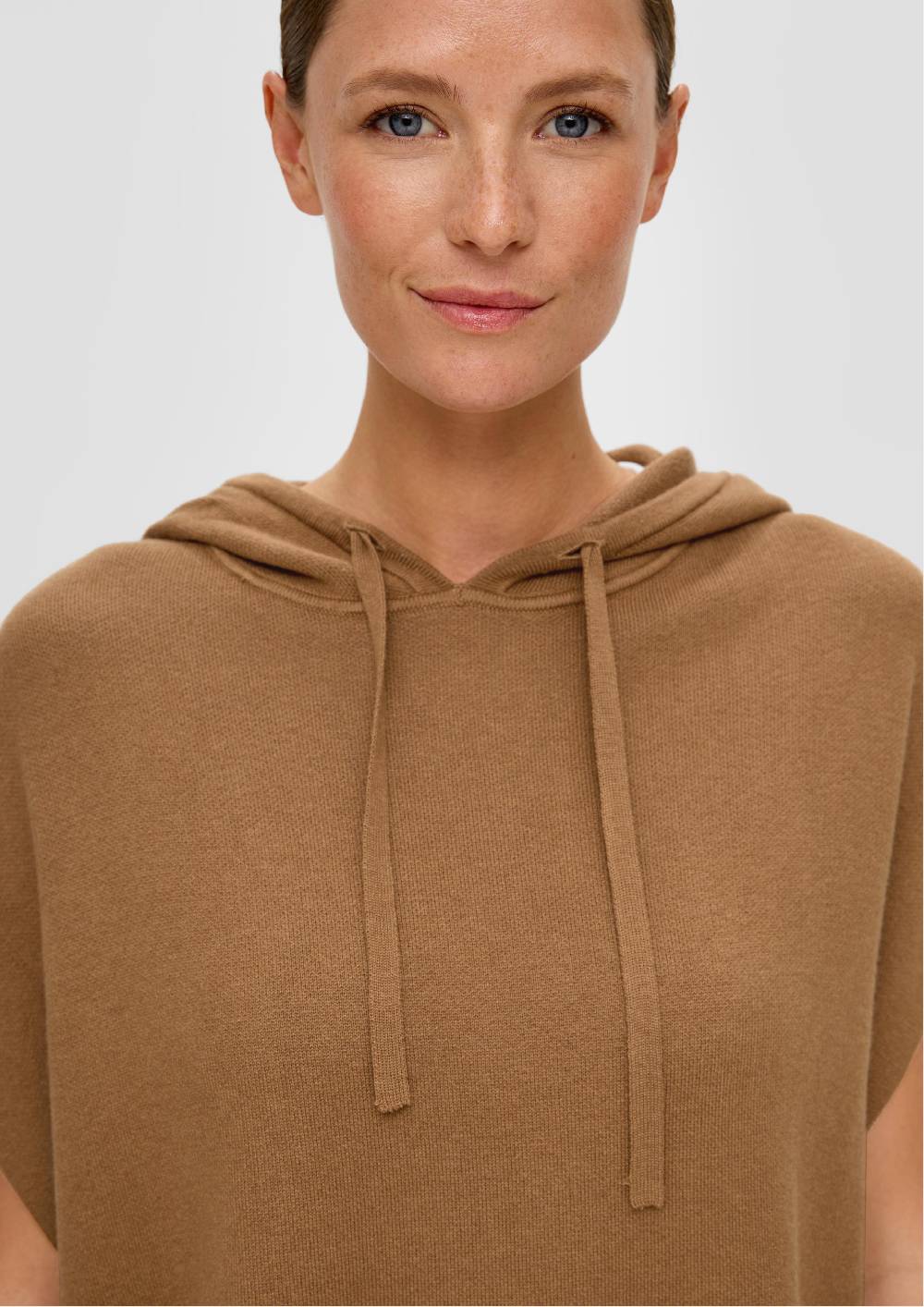 S.Oliver Strickponcho aus Viskosemix Heißer Verkauf