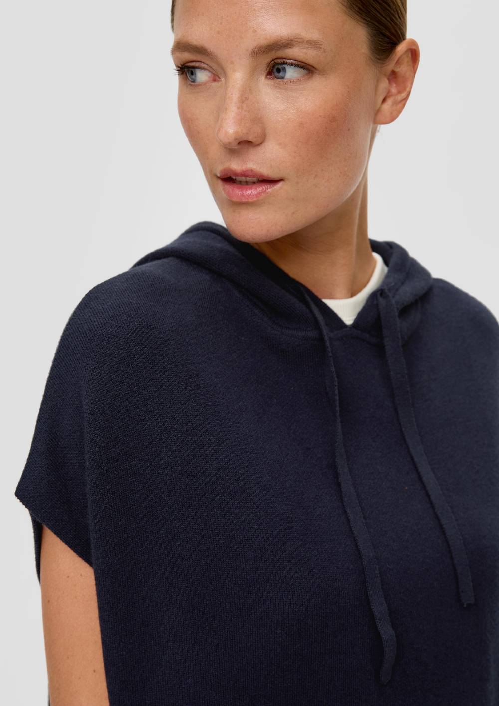 S.Oliver Strickponcho aus Viskosemix Top Angebot