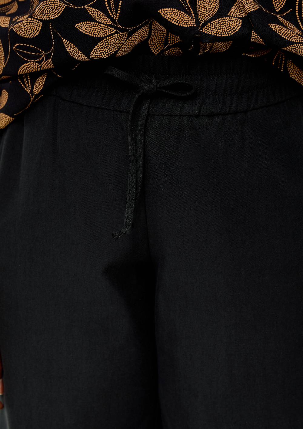 S.Oliver Regular curvy: Kurze Hose aus Twill Begrenzt auf 3 Tage