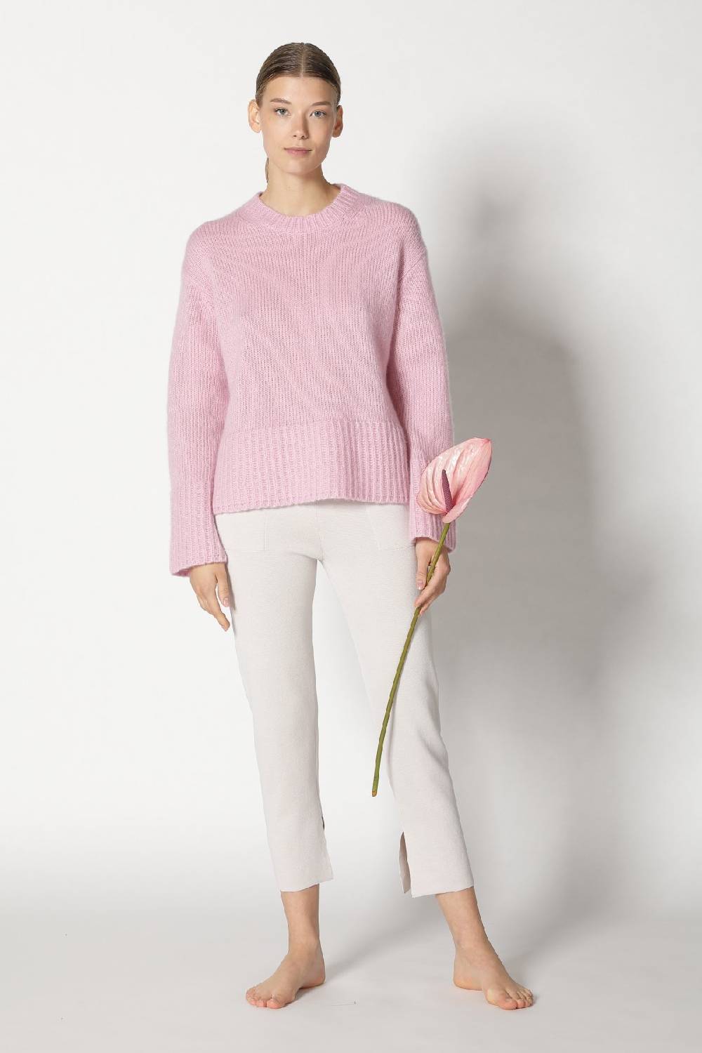 Sminfinity fluffy crew jumper + silky cropped pants Osterangebot