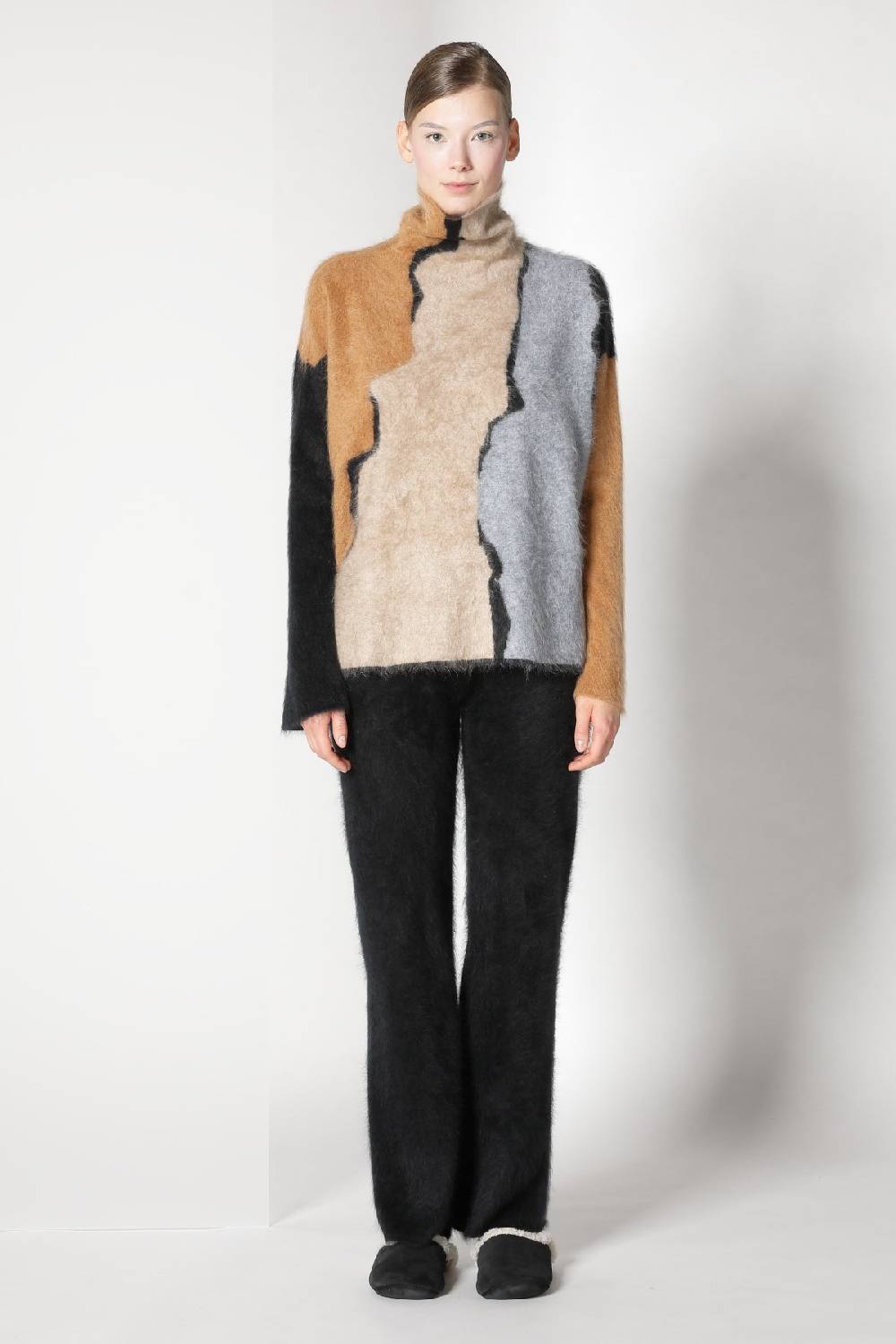 Sminfinity furry bark intarsia + furry pants Verkauf