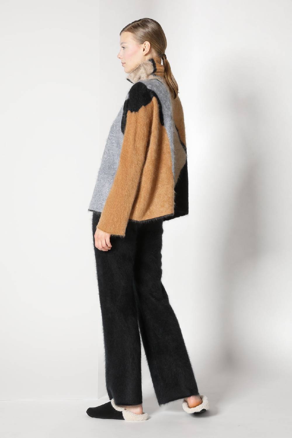 Sminfinity furry bark intarsia + furry pants Verkauf