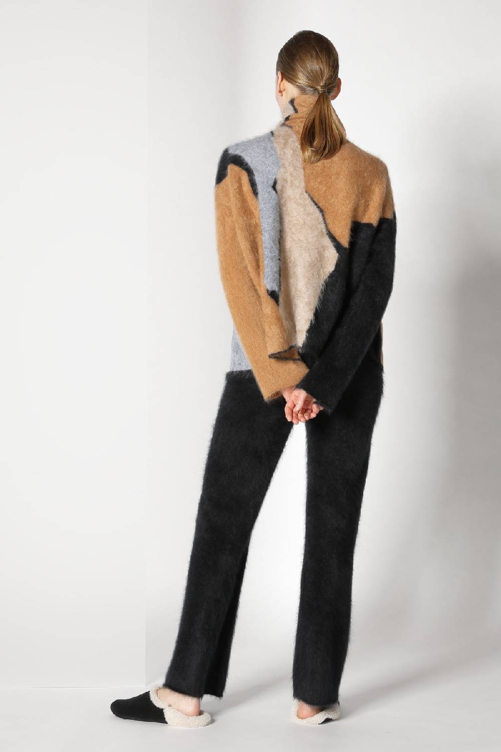 Sminfinity furry bark intarsia + furry pants Verkauf