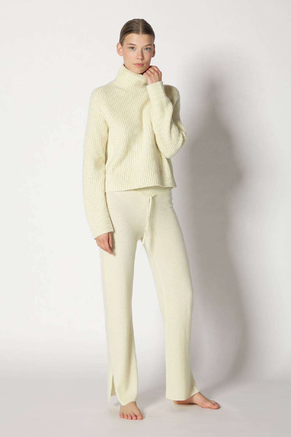 Sminfinity pure icon rib turtle + pure slitted pants Räumungsverkauf