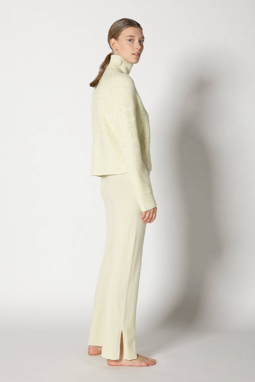 Sminfinity pure icon rib turtle + pure slitted pants Räumungsverkauf