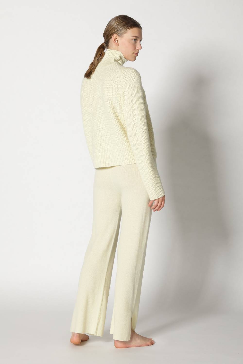 Sminfinity pure icon rib turtle + pure slitted pants Räumungsverkauf