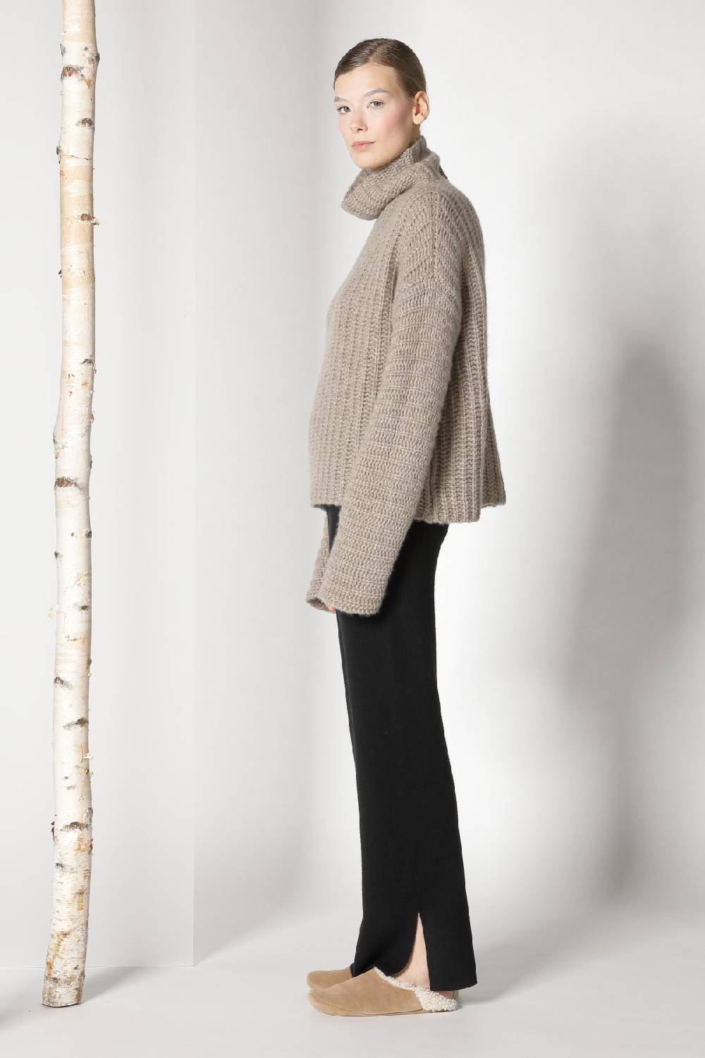 Sminfinity fluffy ribbed turtleneck jumper + pure slitted pants Valentinstagsangebot